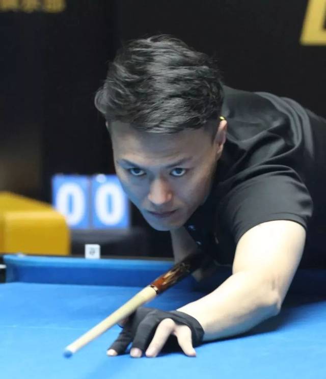 在球迷圈引 在球迷圈引