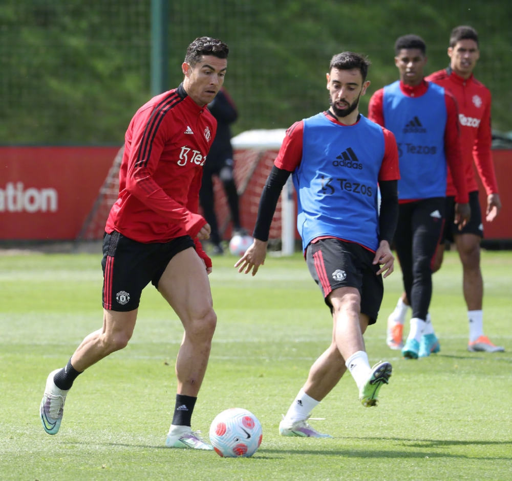 场上挥洒汗 场上挥洒汗