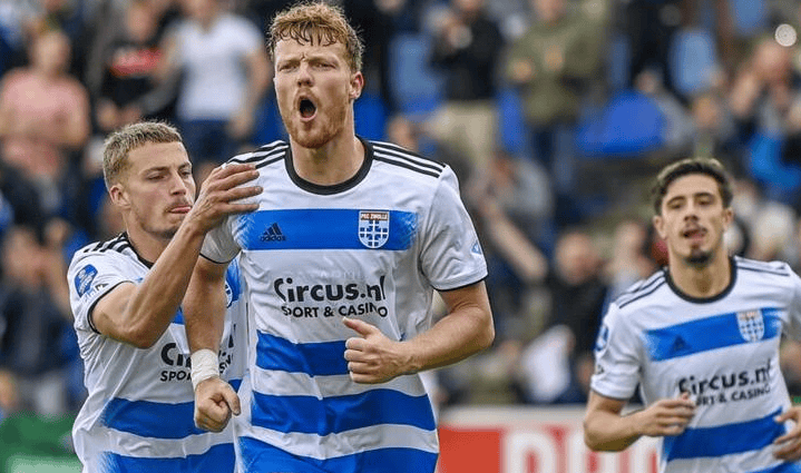 他的退役并 他的退役并