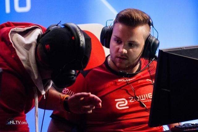 这背后隐藏 这背后隐藏