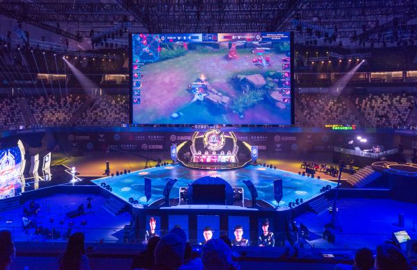 乎未曾动摇 乎未曾动摇